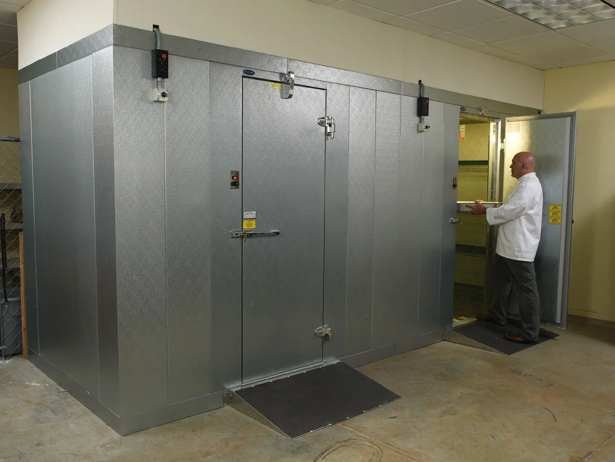 Walk-in freezer installation, project photo 1
